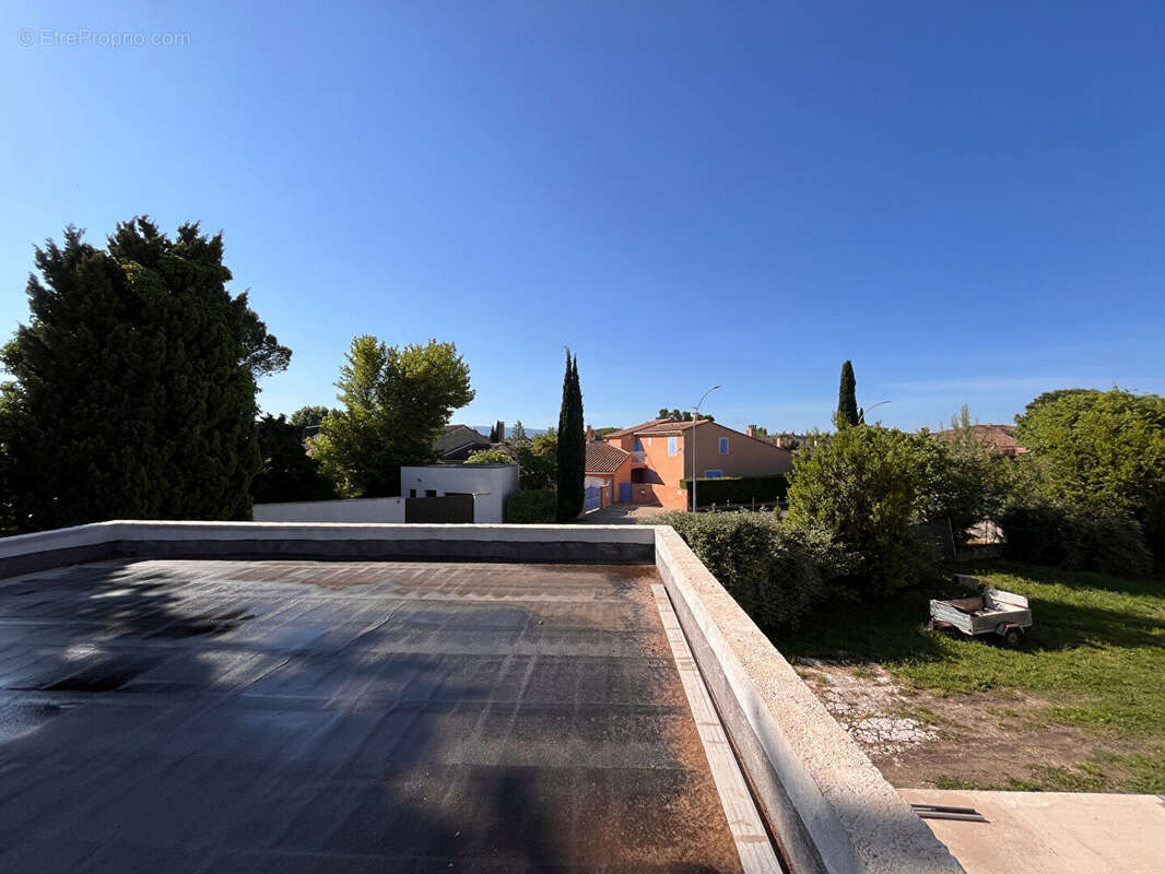 Maison à L'ISLE-SUR-LA-SORGUE