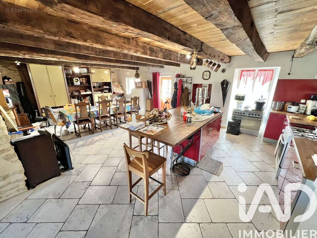 Photo 3 - Maison à SOMMIERES-DU-CLAIN