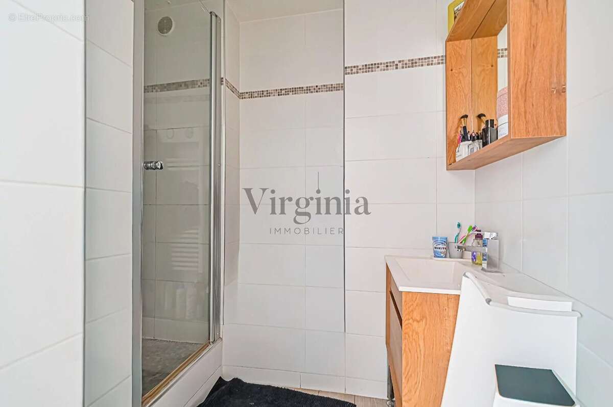 Appartement à CHARENTON-LE-PONT