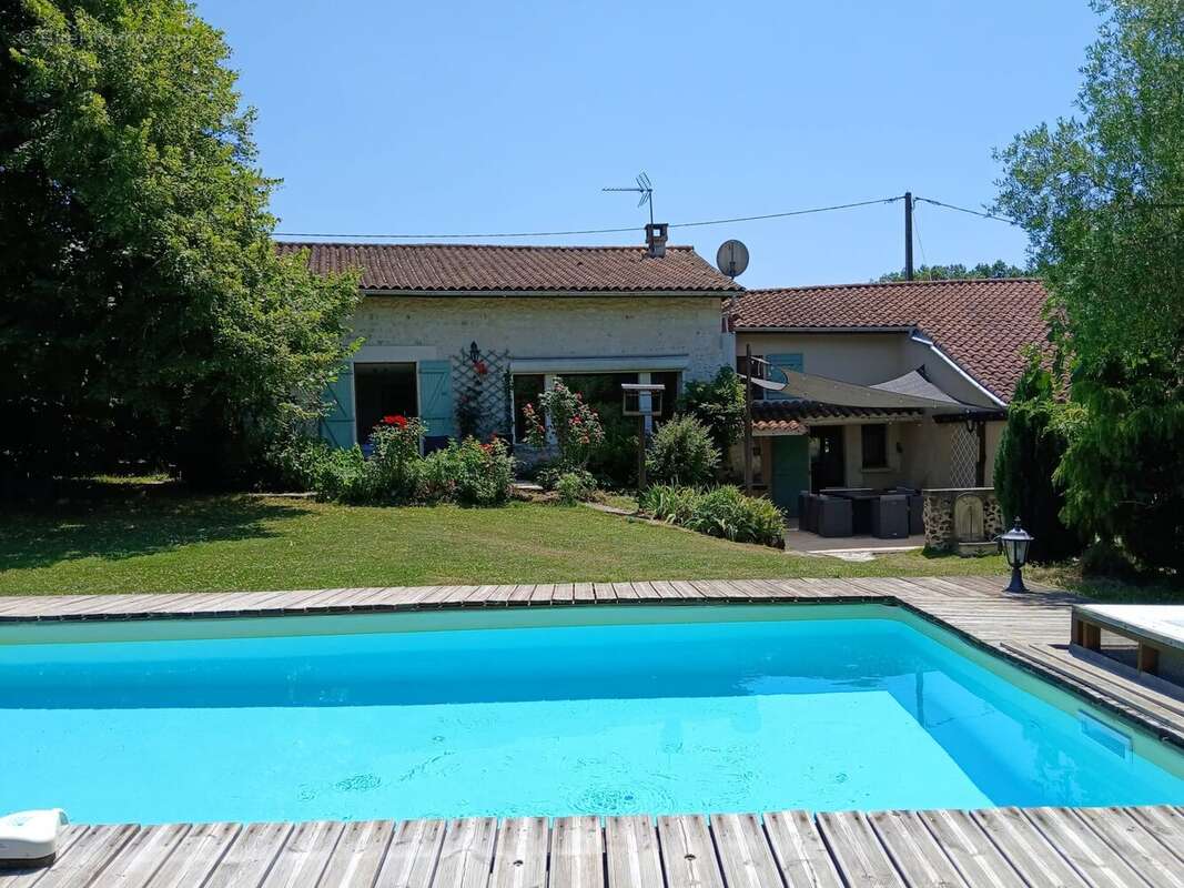 Maison à LES ESSARDS