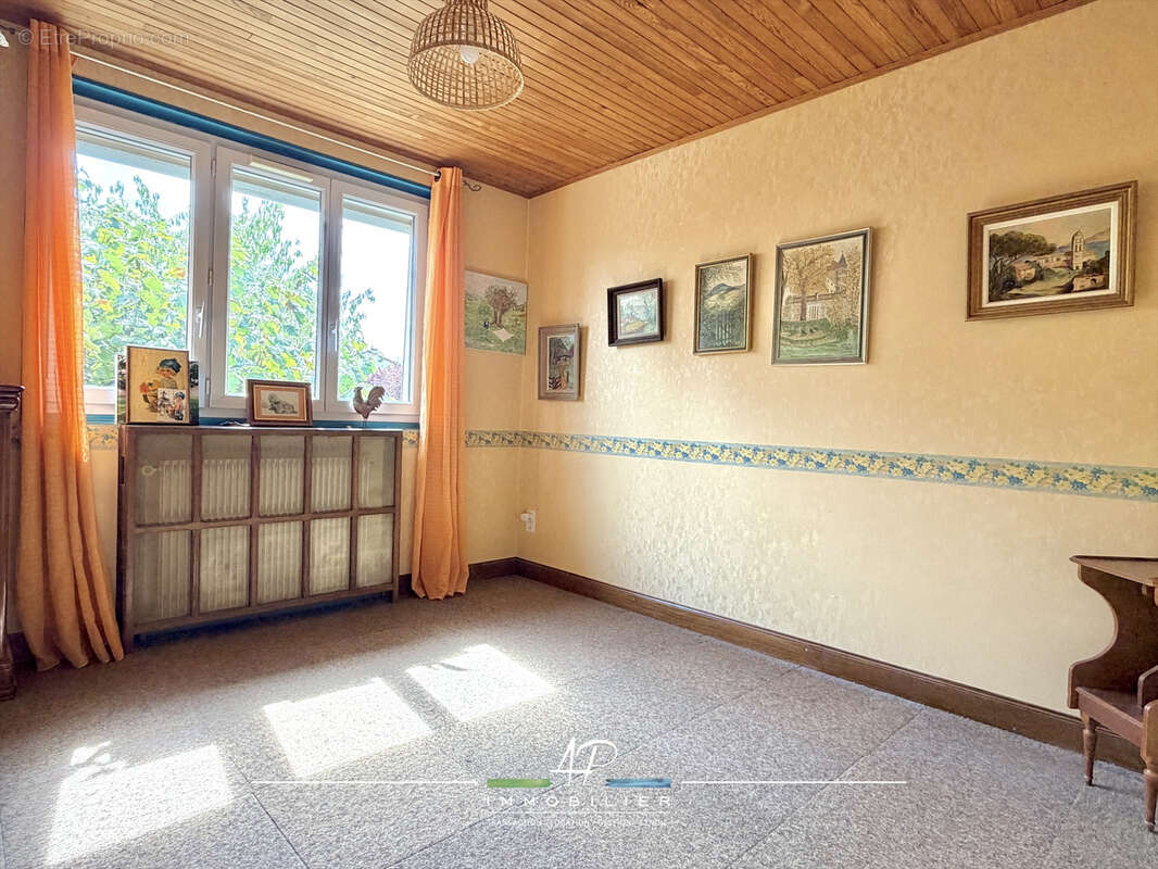 Maison 3 chambres sur sous-sol - Saint-Apollinaire (21850) - photo 12