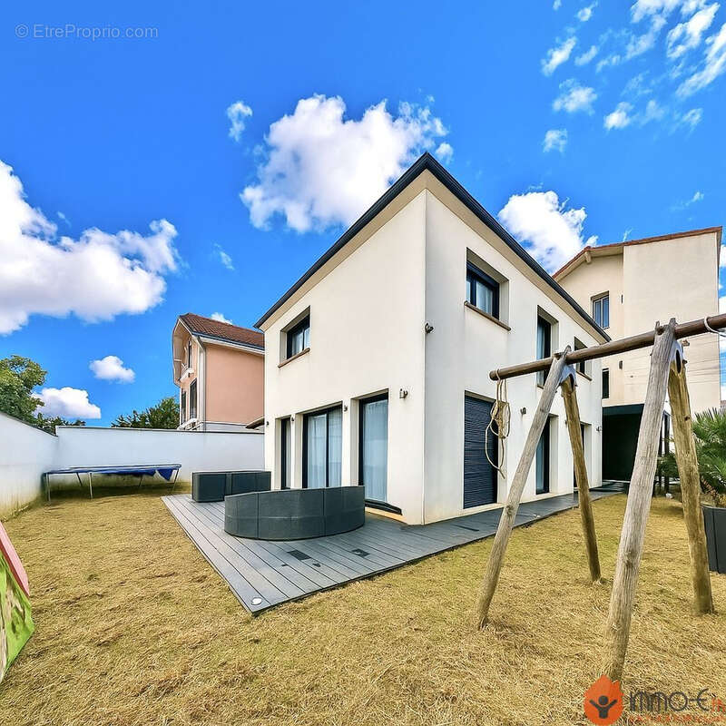 Maison à LIVRY-GARGAN