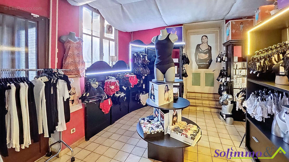 Commerce à LA TOUR-DU-PIN