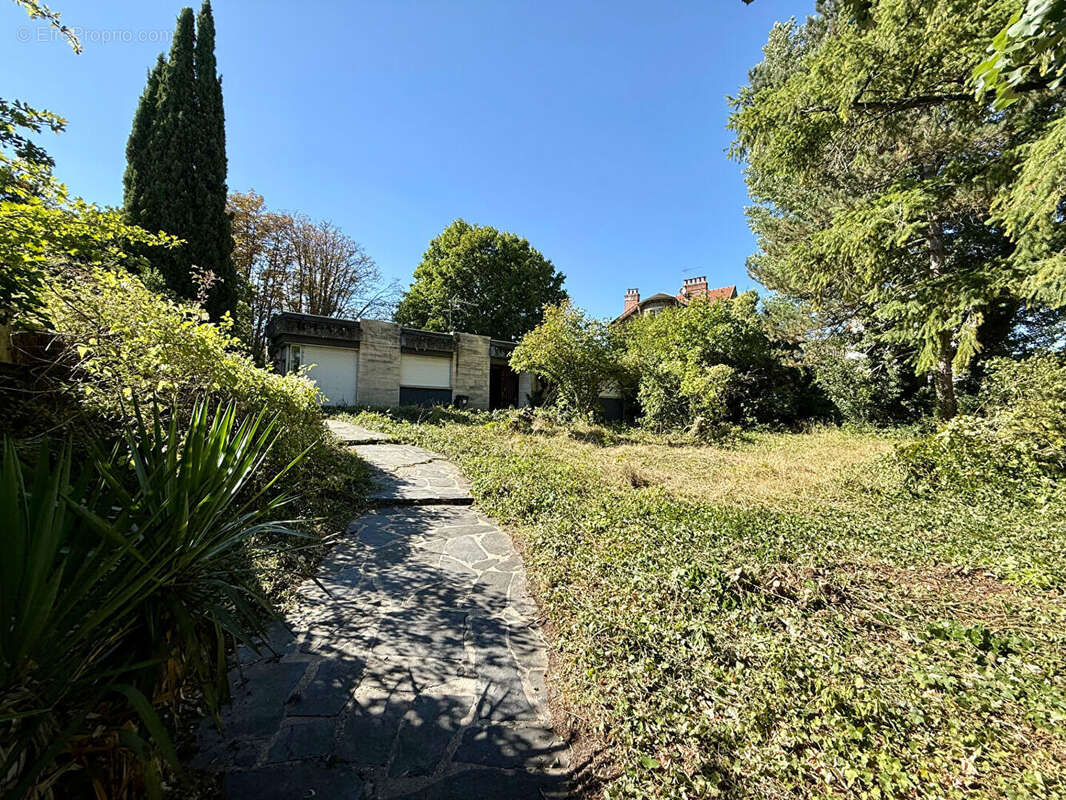 Maison à LA CELLE-SAINT-CLOUD