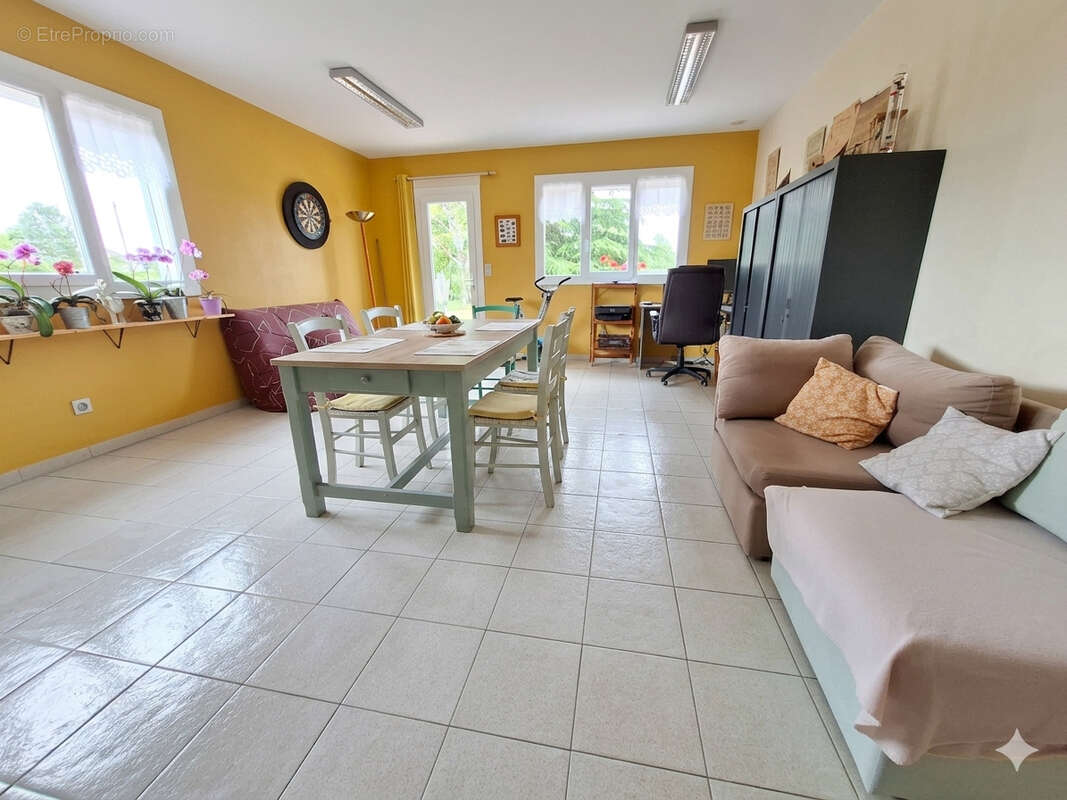 Maison à BARROU