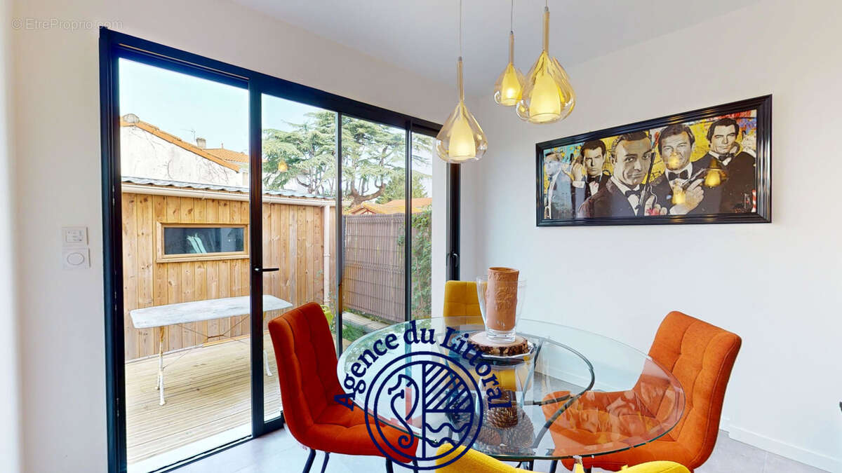 Maison à VAUX-SUR-MER