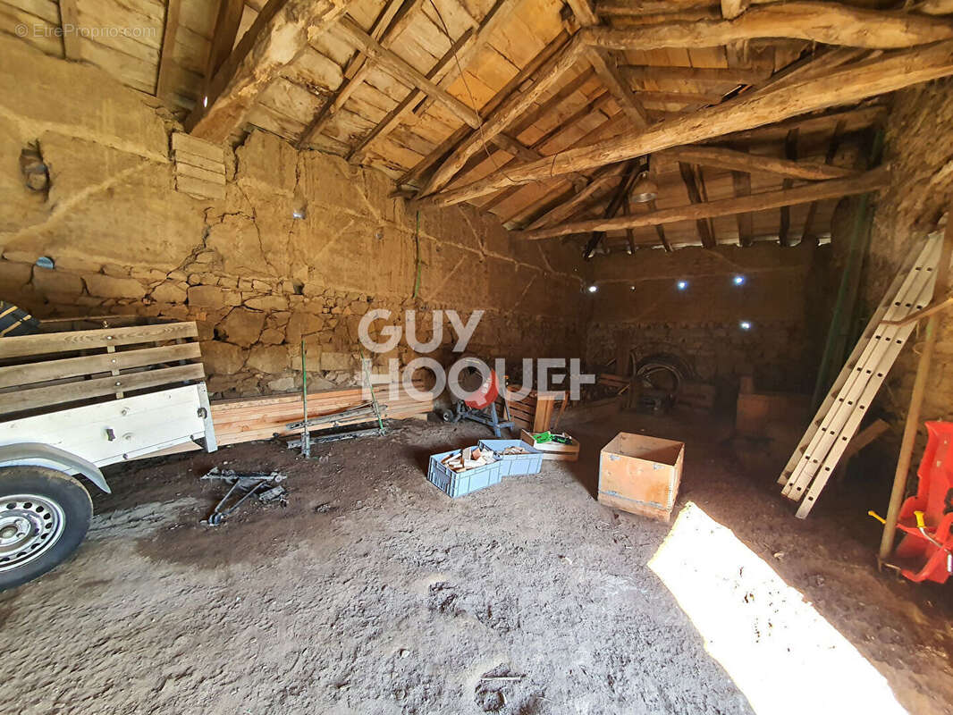 Maison à SAINT-MARTIN-LESTRA