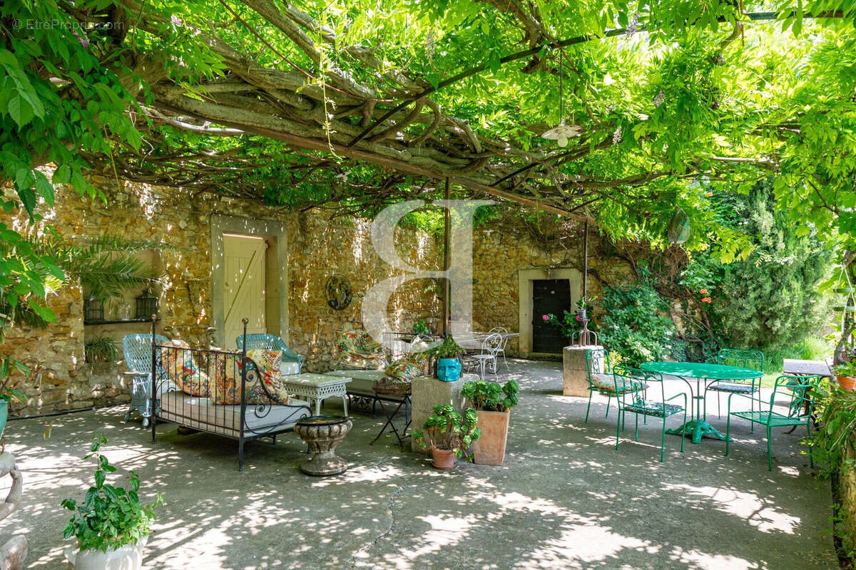 Maison 345 m² à Orange  - photo 3