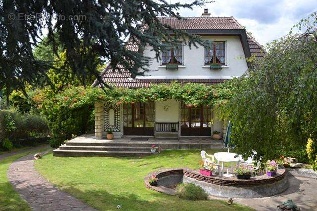 Maison à LE PECQ