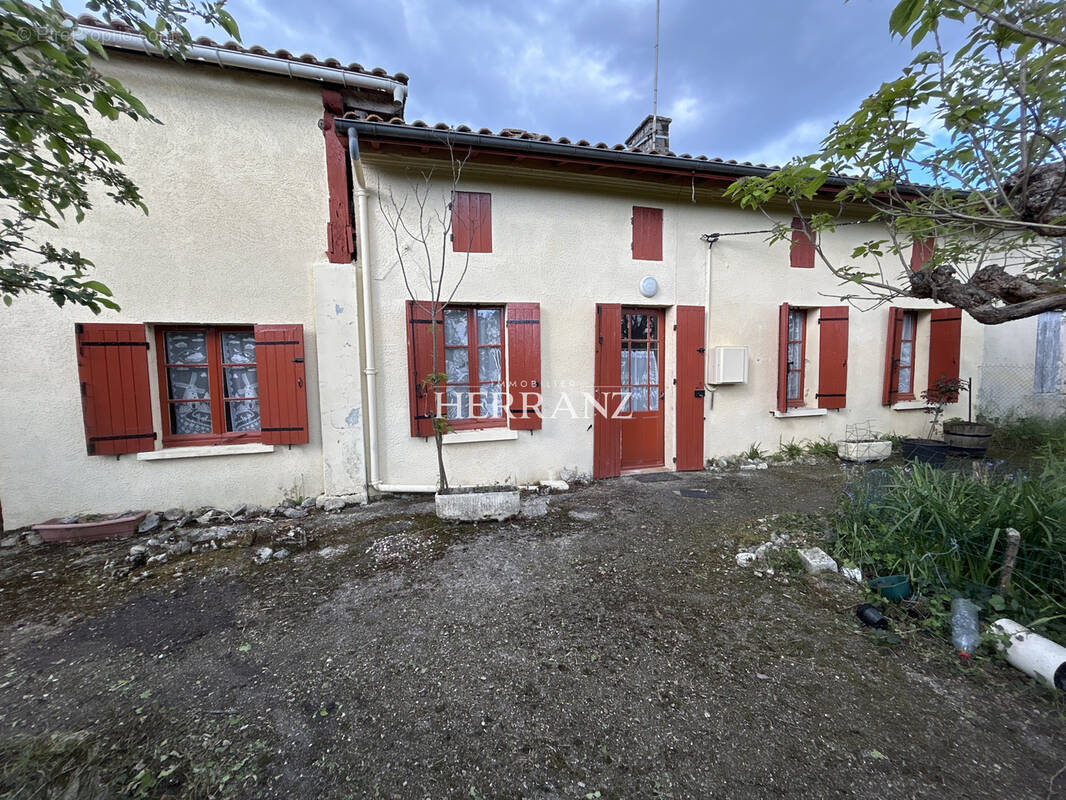 Maison à SAINT-DENIS-DE-PILE