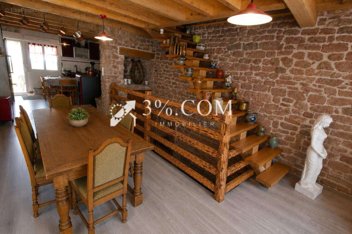 Maison 5 pièces 137 m2 - 3 chambres - Grand garage - Jardin - photo 2