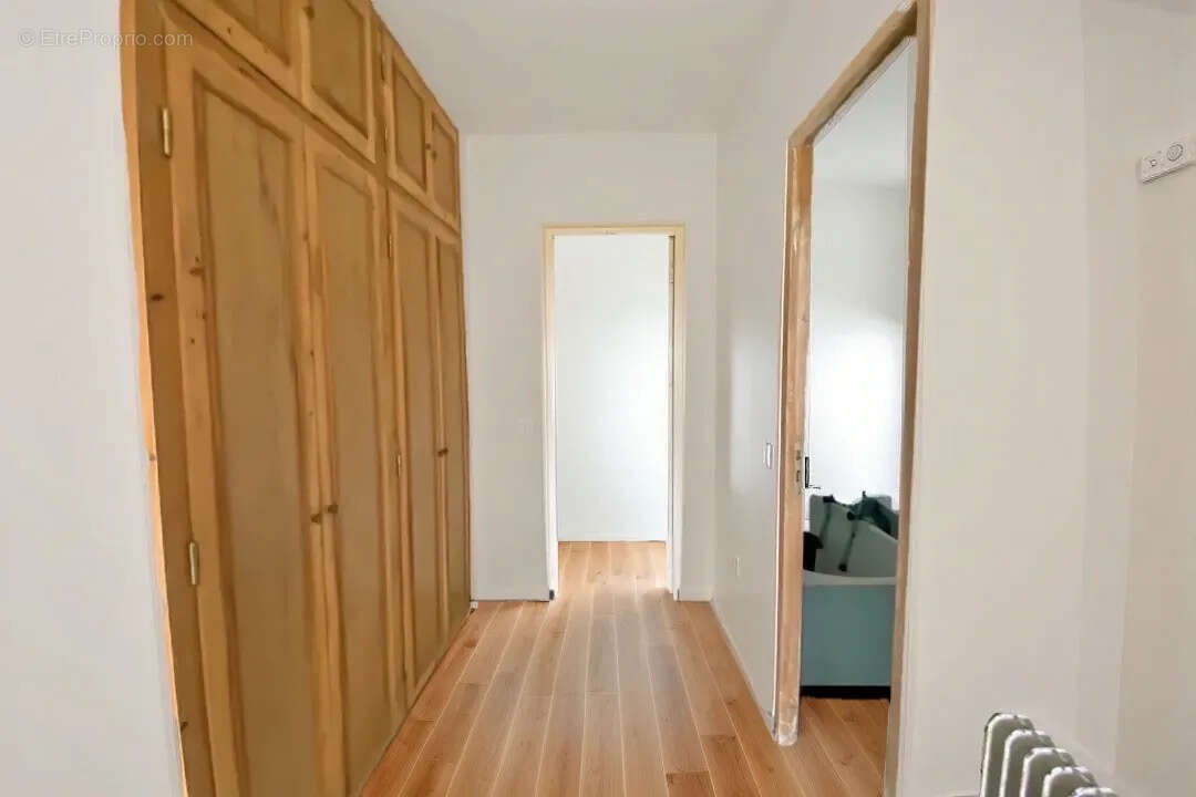 Maison à LONGUES-SUR-MER