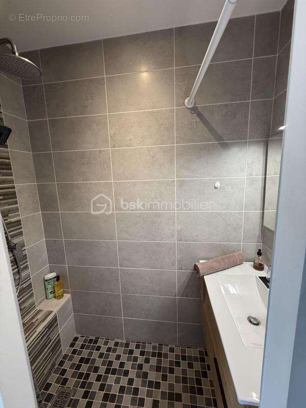 Maison à SAINT-QUENTIN-LA-POTERIE