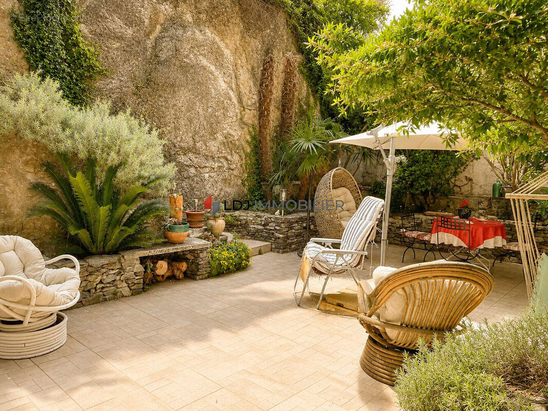 Appartement 130 m² à Amelie-Les-Bains-Palalda  - photo 5