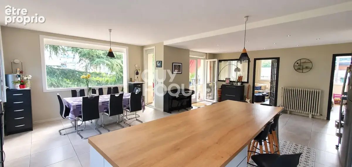 Maison d'exception à Vals les Bains de 190 m²  aux multiples possibilités - photo 3