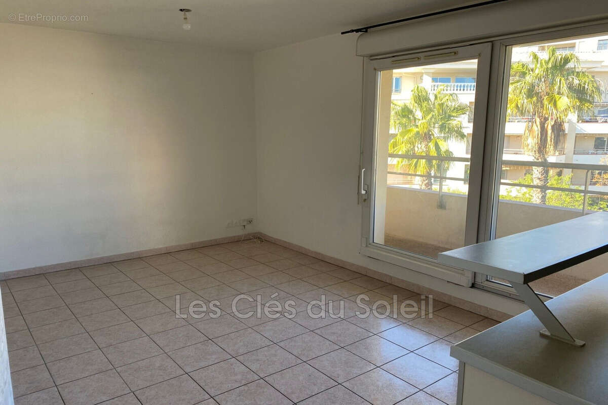 Appartement à HYERES