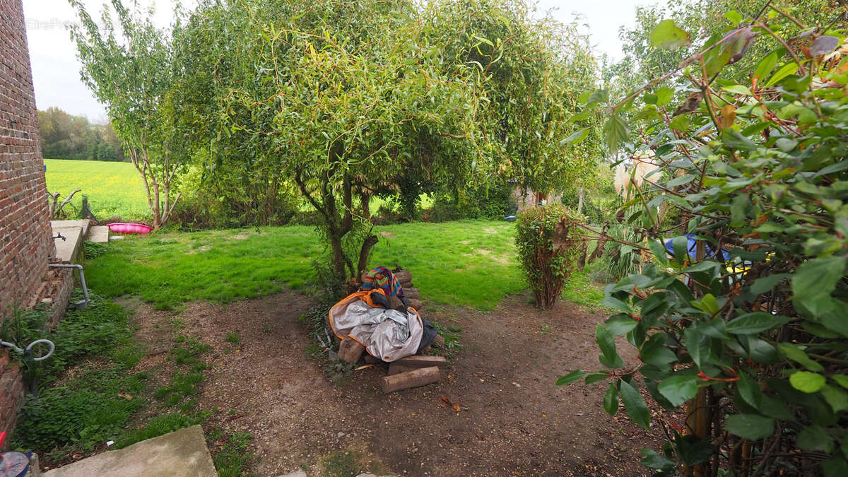 Maison à BERTEAUCOURT-LES-DAMES