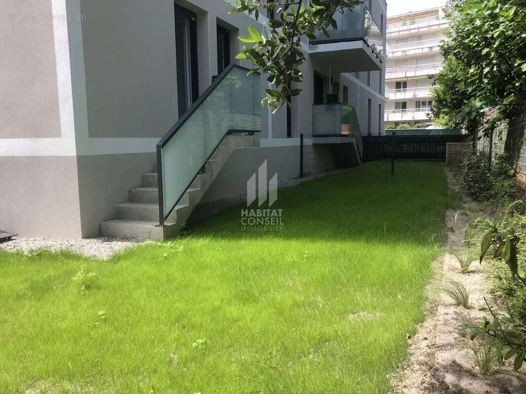 Appartement à SAINT-MARTIN-D'HERES