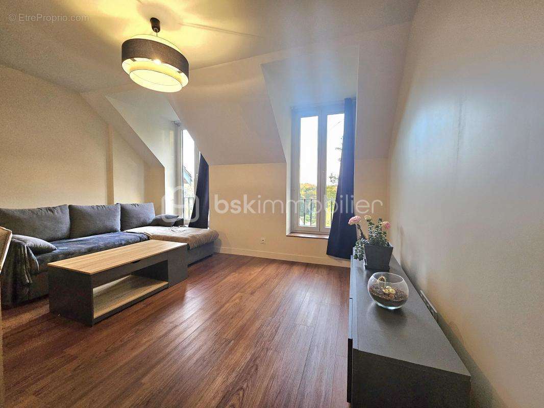 Appartement à FAY-LES-NEMOURS