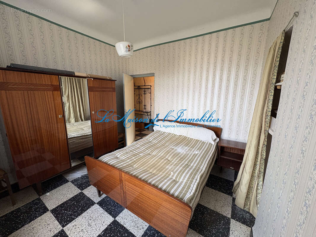 Courry, mas en pierre de 413 m2 de surface sur 533 m2 de terrain avec puit - photo 5