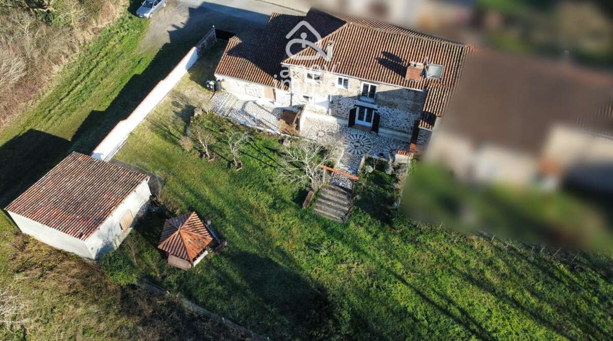 Maison à LE VIGEANT