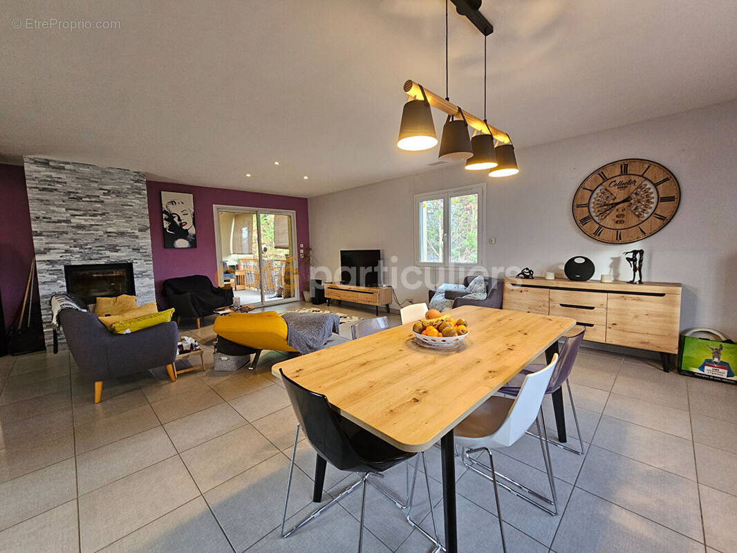 Maison à COLAYRAC-SAINT-CIRQ
