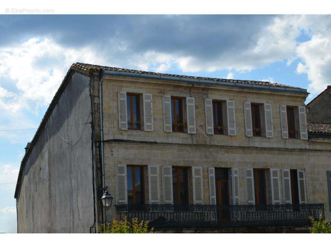 Appartement à COUTRAS