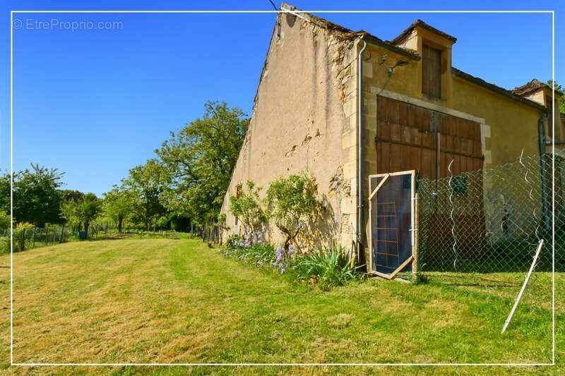Dpt Cher (18), Loye-Sur-Arnon, Maison 112 m² – Grand terrain, dépendance de 100 m² et garage avec fosse - photo 25