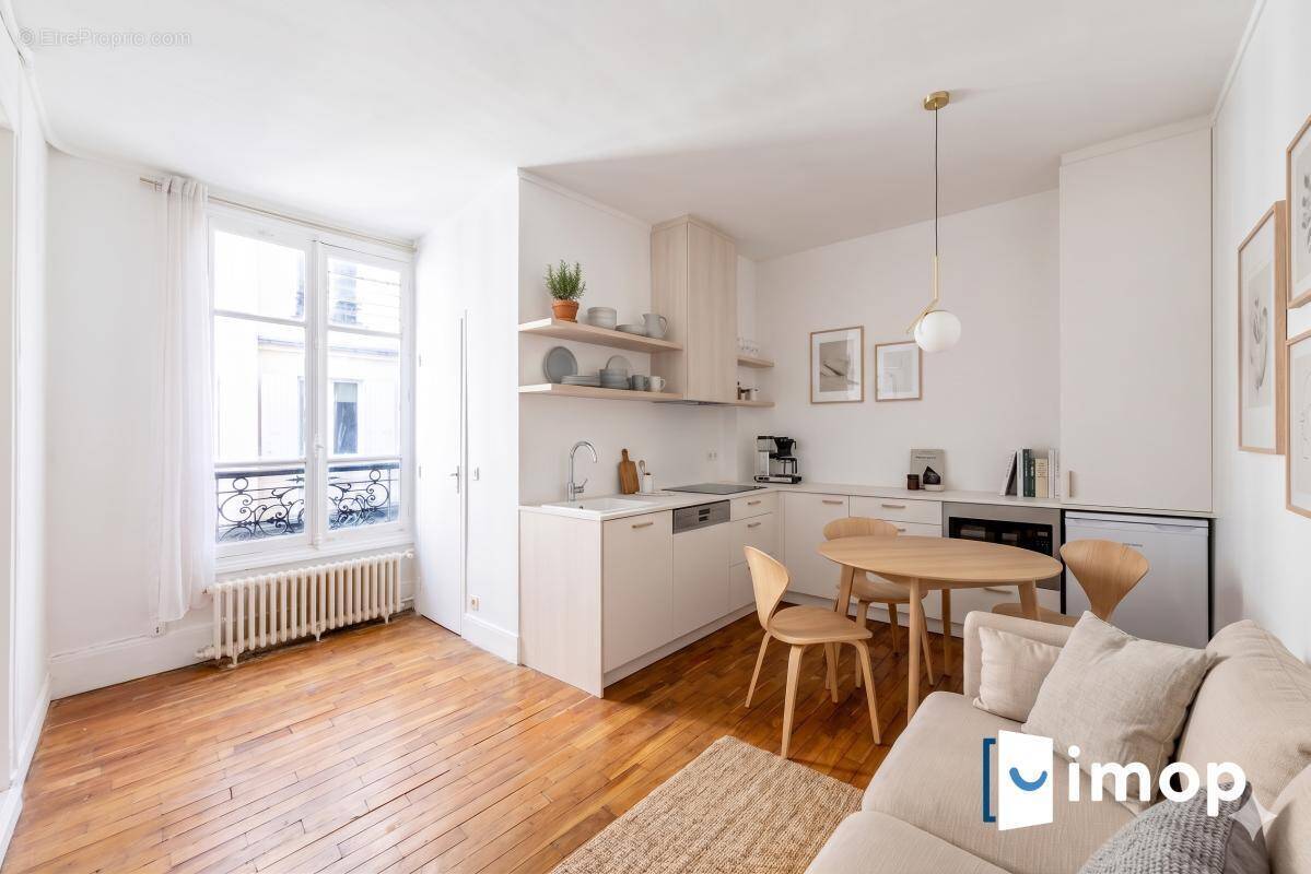 Appartement à PARIS-18E