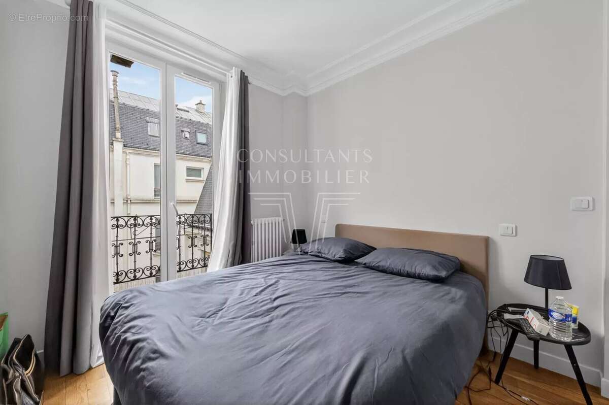 Appartement à PARIS-17E