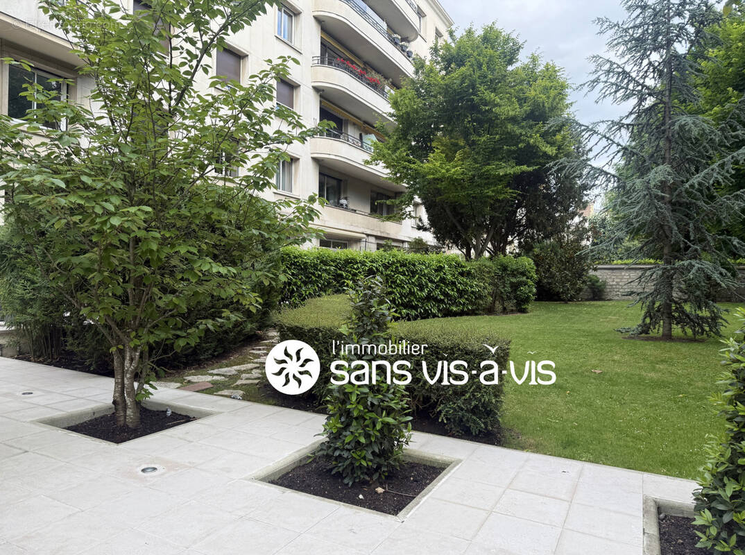 Appartement à NEUILLY-SUR-SEINE