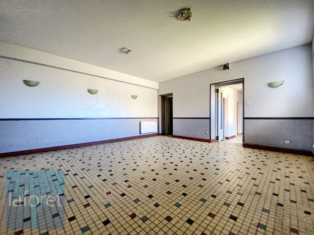 Maison à LOUVIGNE-DU-DESERT