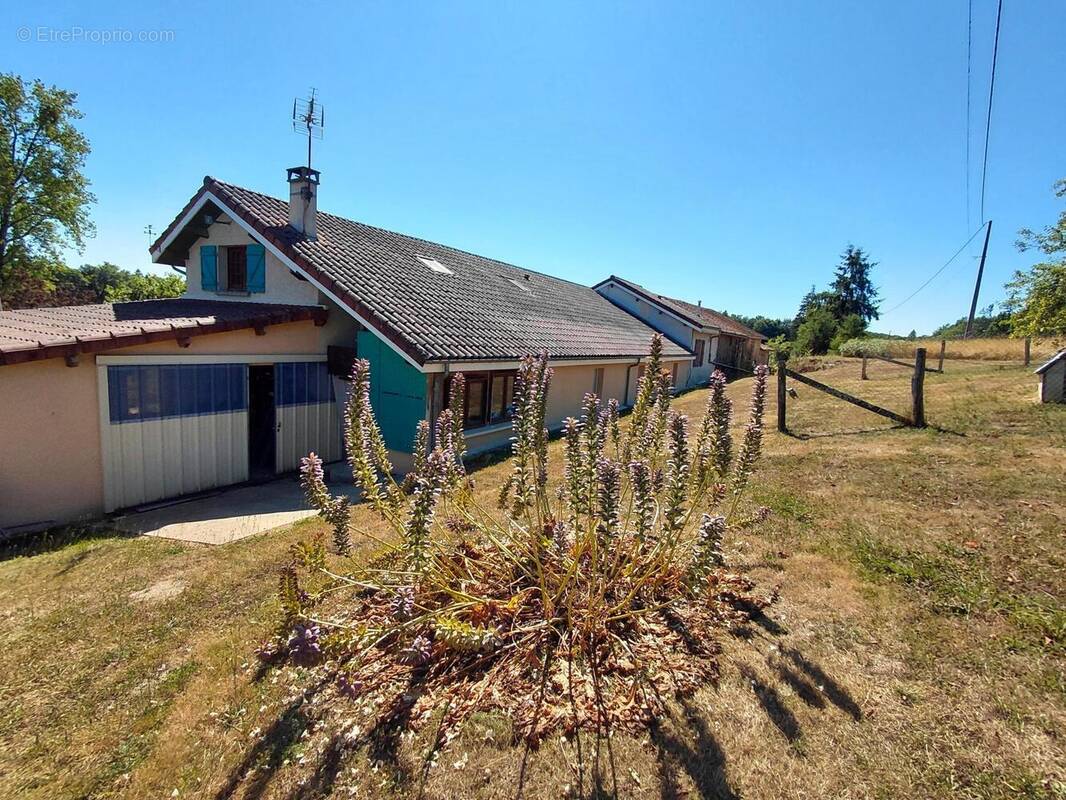 Photo 1 - Maison à SAINT-SAUD-LACOUSSIERE