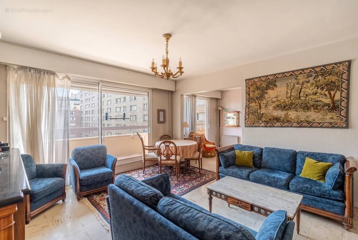 Appartement à LEVALLOIS-PERRET