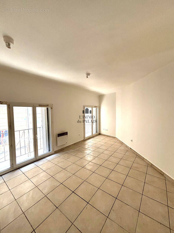 Appartement à MARSEILLE-1E