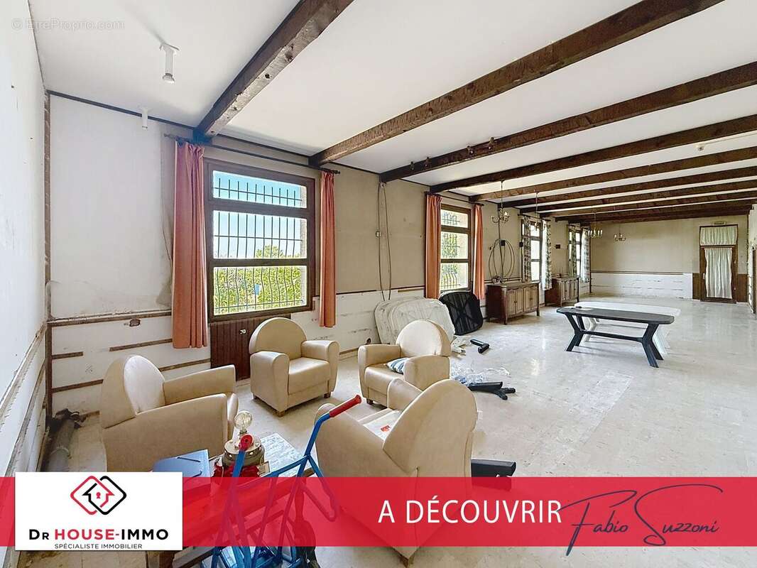 Commerce 1200 m² à Signes  - photo 2
