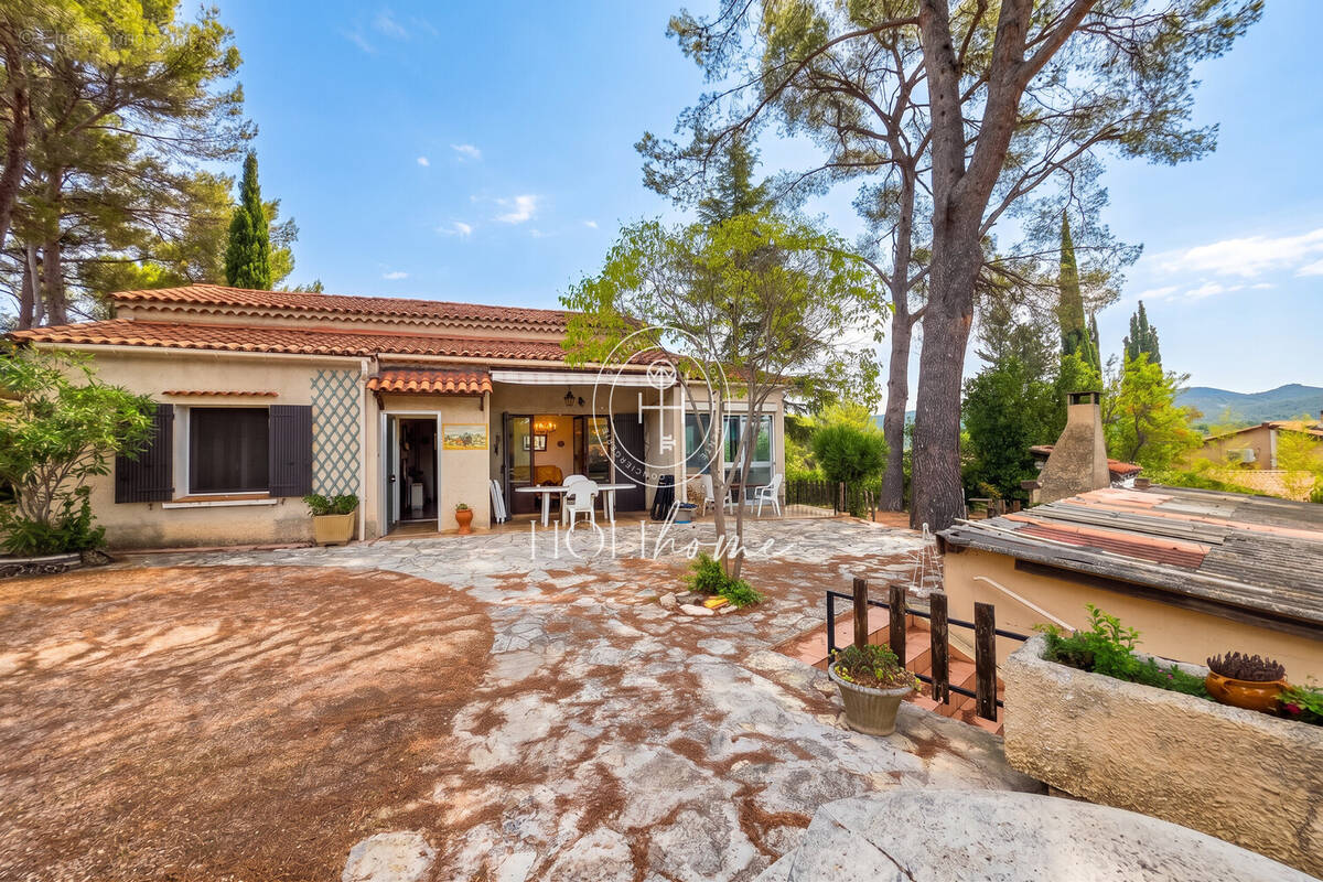Maison à LA DESTROUSSE