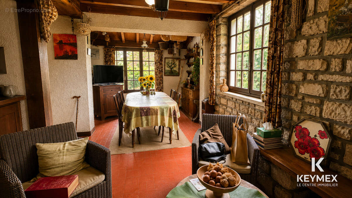 Maison à LACHAPELLE-SAINT-PIERRE