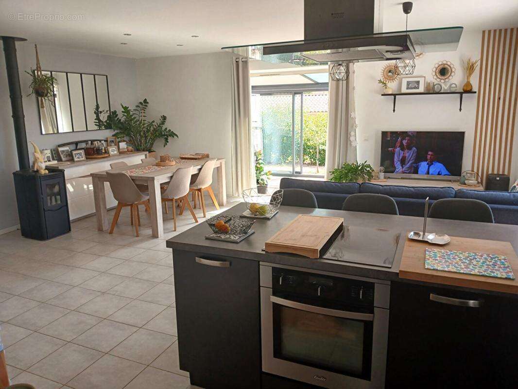 Maison T5 de 108 m2 sur 1705m² de terrain au calme - Camps La Source - photo 11