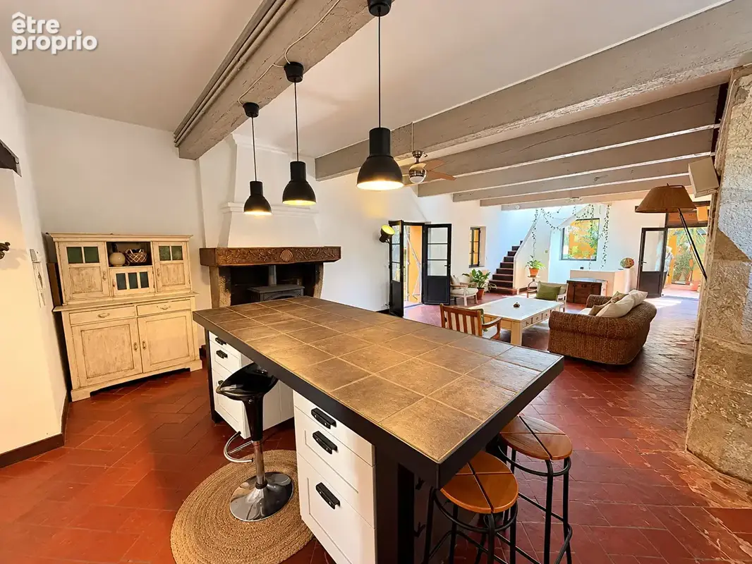 Maison 8 pièces 220 m² à vendre à Six-Fours-Les-Plages (83140) - photo 5