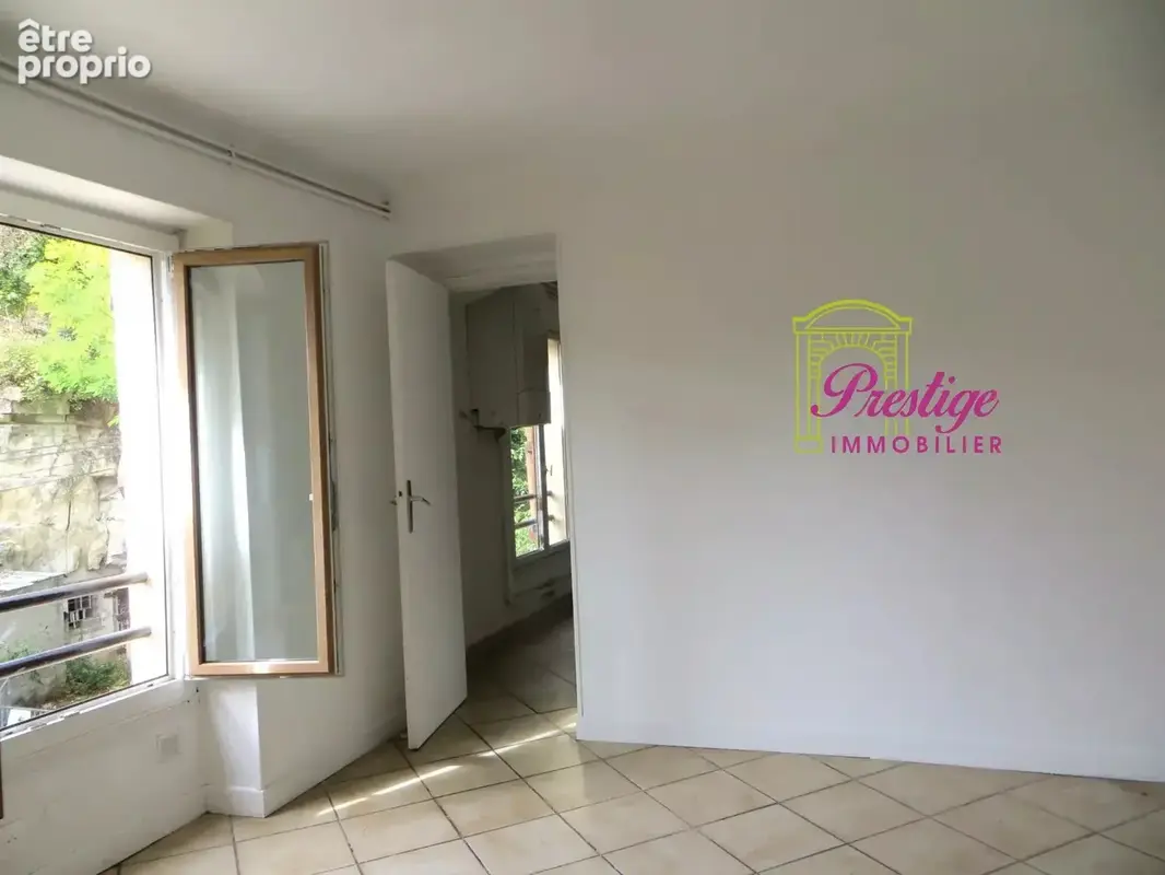 Appartement à LE MESNIL-LE-ROI