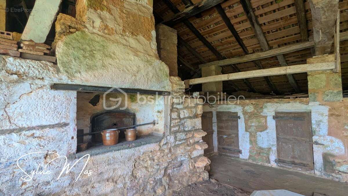 Ensemble de caractère avec grange et ancien four à pain - photo 5