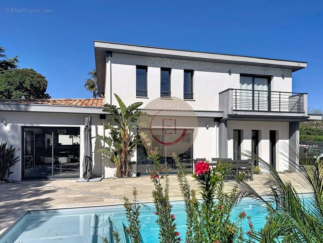 Maison à LES ADRETS-DE-L'ESTEREL