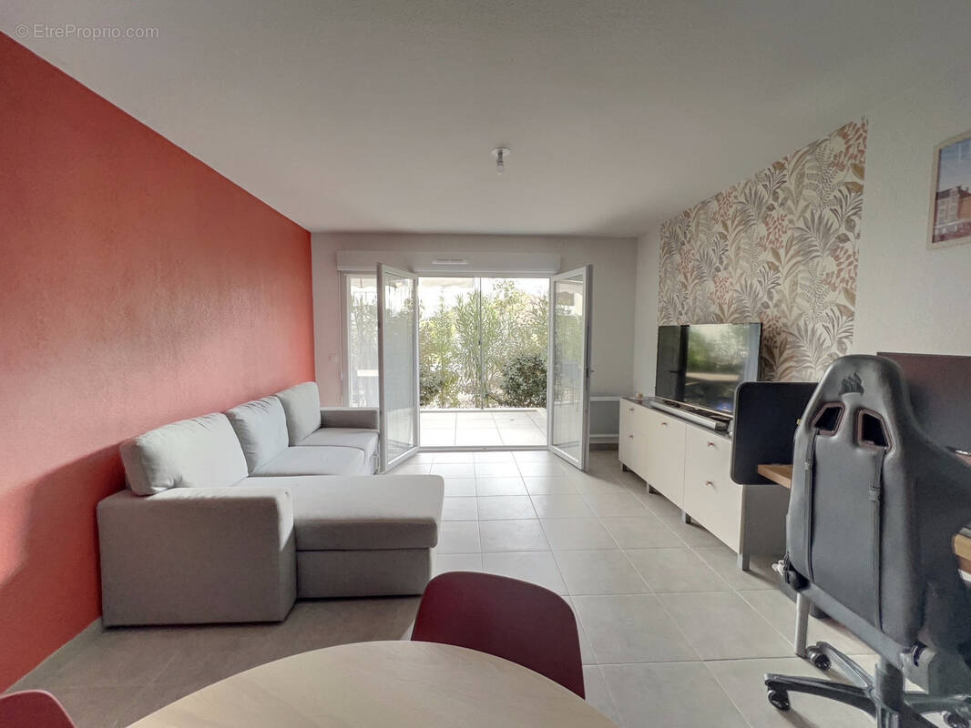 Appartement à CARROS