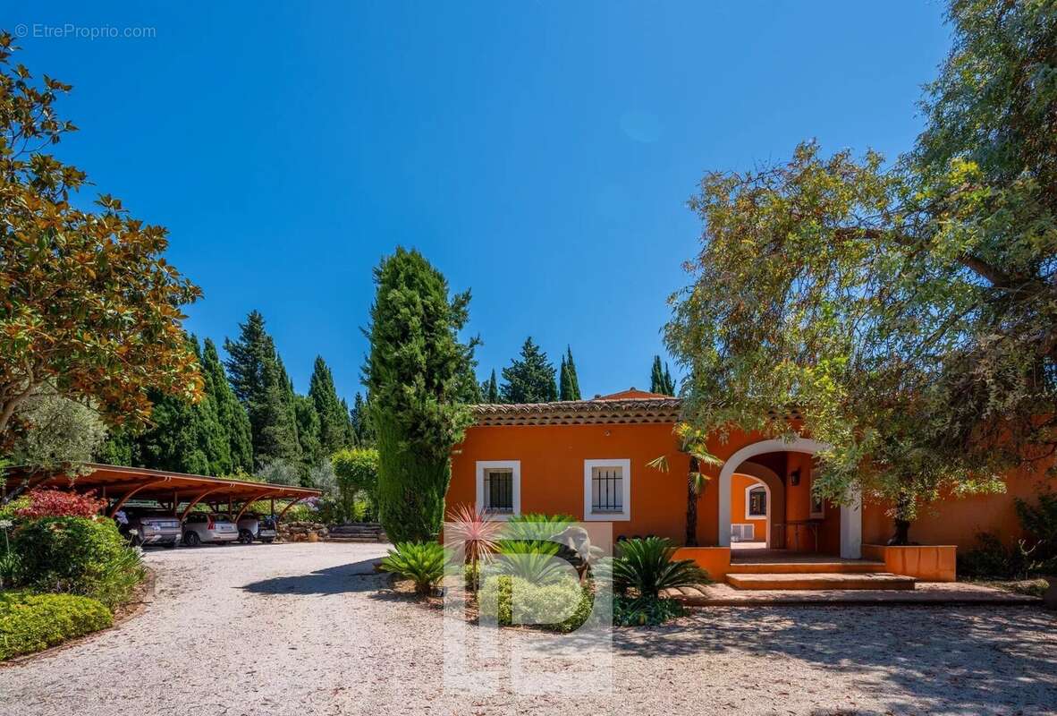 Maison à MOUGINS