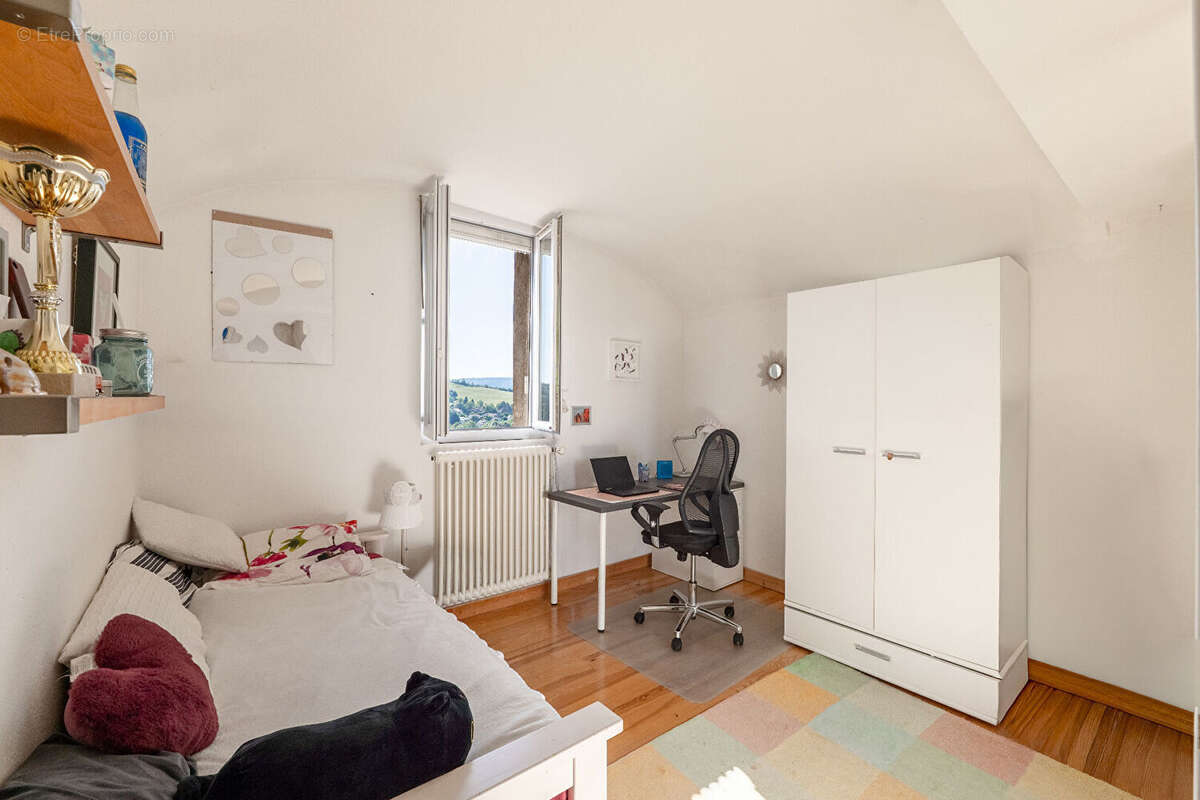Appartement à CEYRAT
