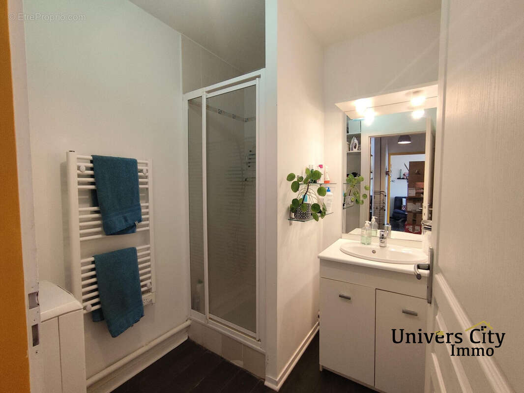 Appartement à INDRE