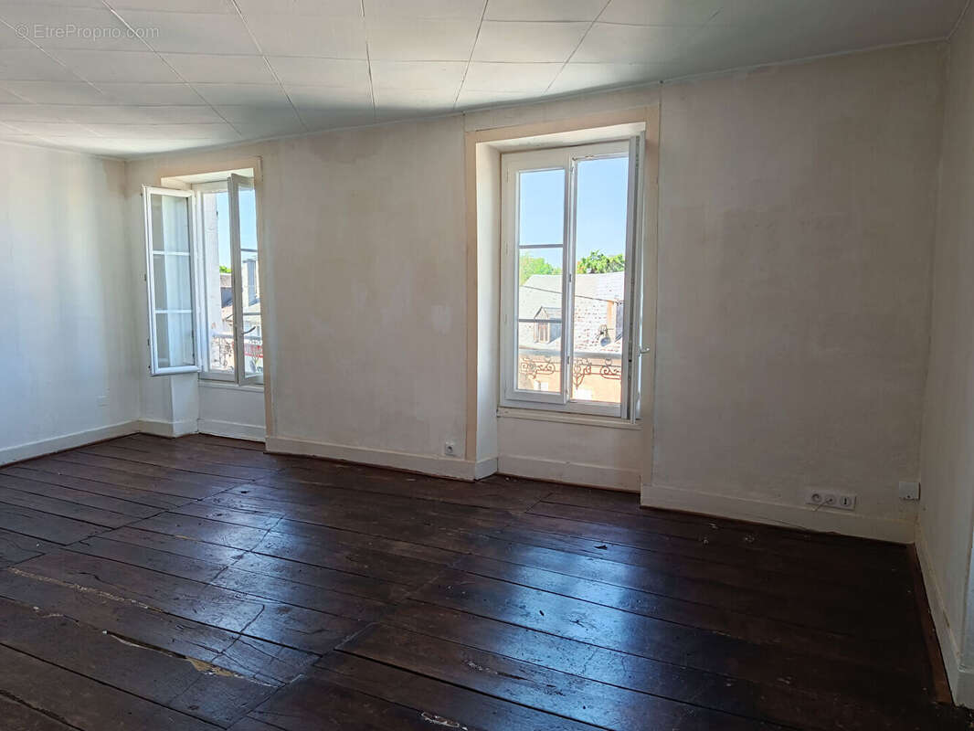 Appartement à rénover dans une belle bâtisse - Juillac - photo 7