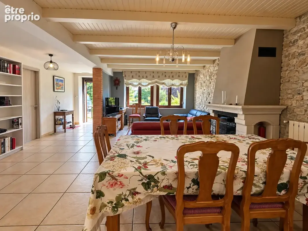 Maison avec jardin & garages - photo 2