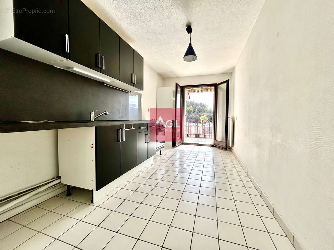 Appartement à LE PONT-DE-CLAIX